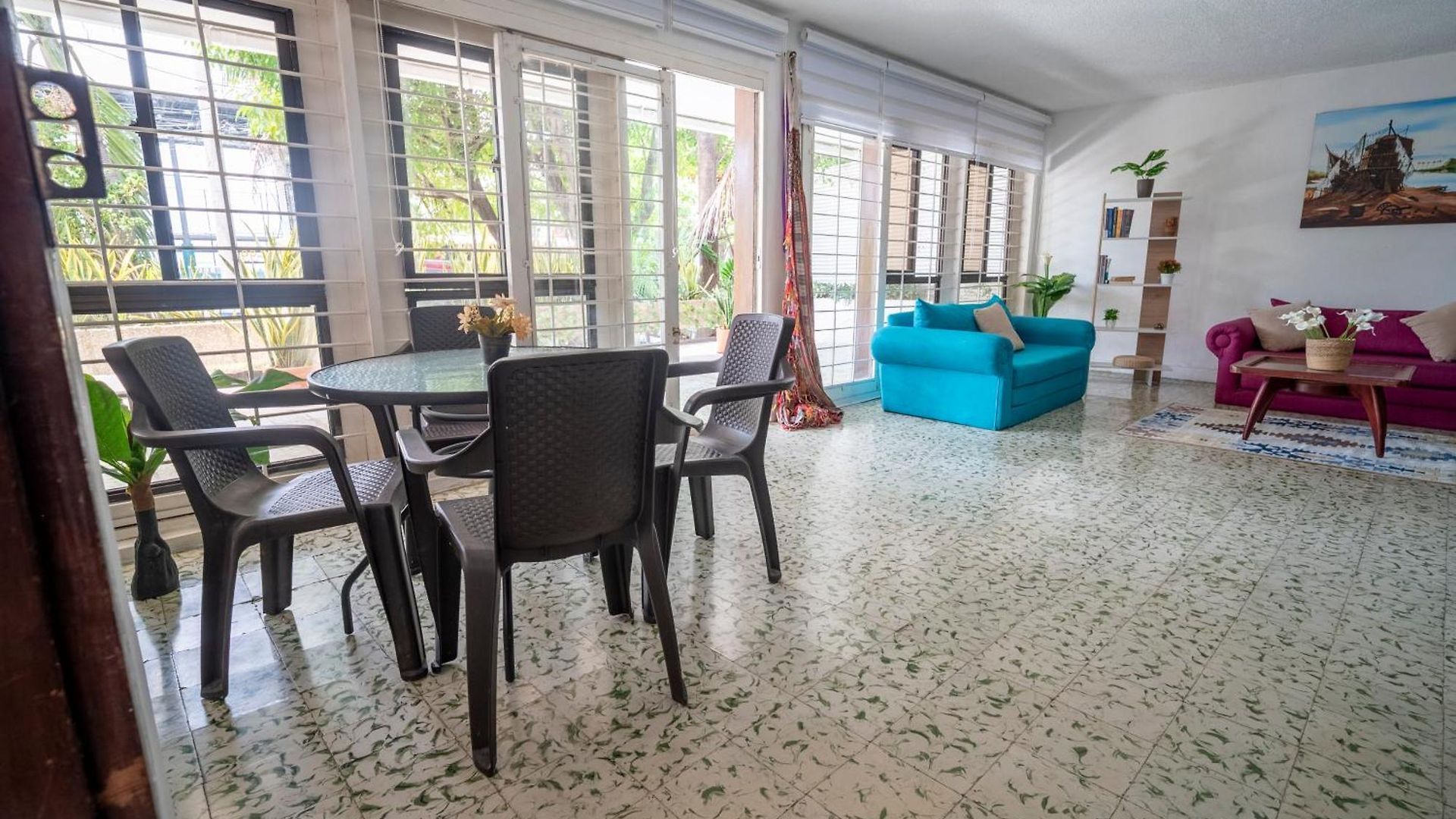 Casa Caribe, Excellent Location In Bocagrande *