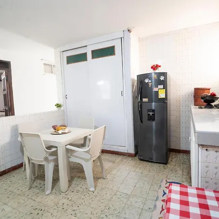 Casa Caribe, Excellent Location In Bocagrande