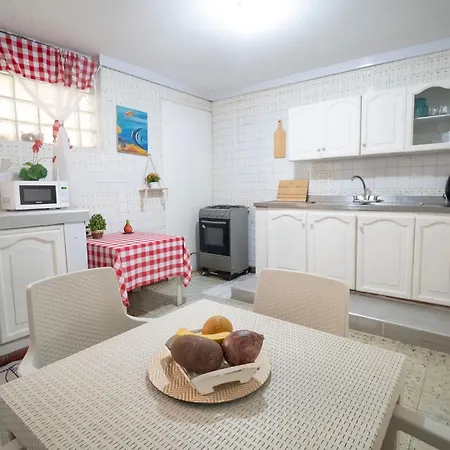 Casa Caribe, Excellent Location In Bocagrande Cartagena