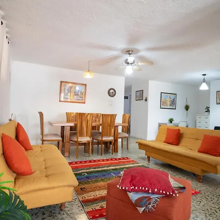 Casa Caribe, Excellent Location In Bocagrande