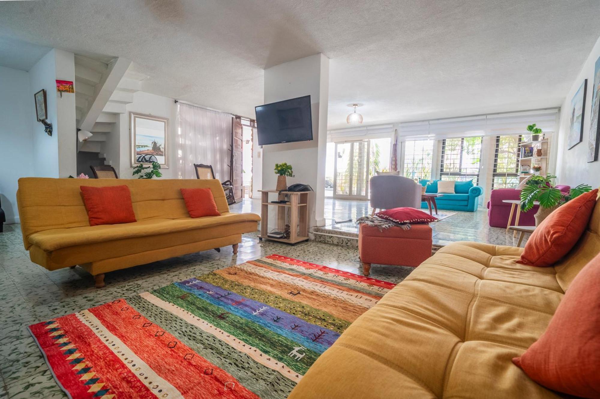 Casa Caribe, Excellent Location In Bocagrande *